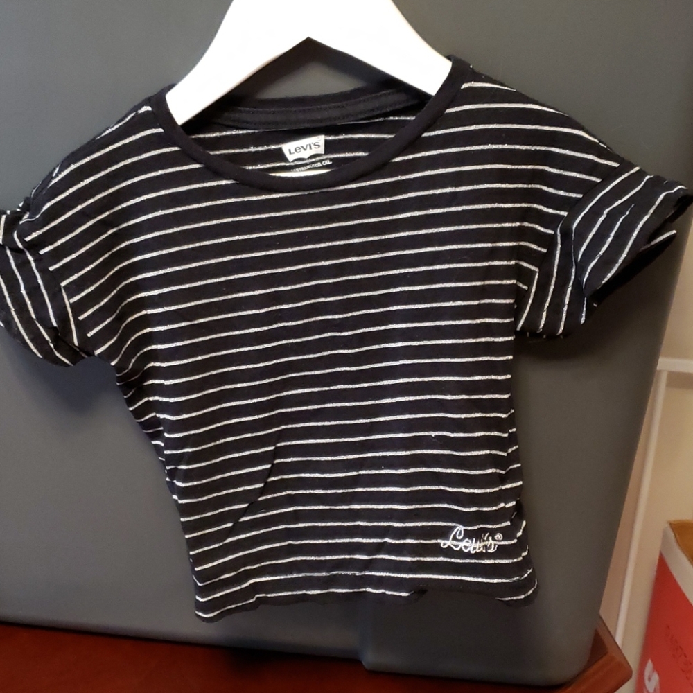 Girl's Levi's t-shirt